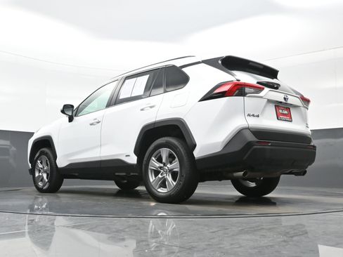 Used 2024 Toyota RAV4 XLE AWD/4WD image 30