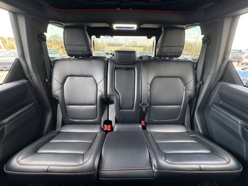 Used 2024 Ford Bronco Badlands image 25