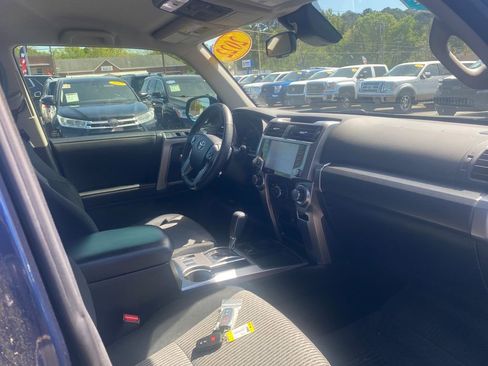 Used 2022 Toyota 4Runner SR5 image 36