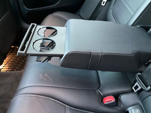 Used 2023 Mercedes-Benz C 300 4MATIC Sedan image 31