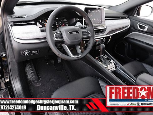 New 2026 Jeep Compass Latitude image 10