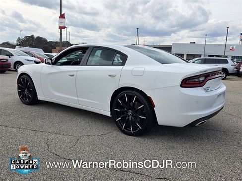 Used 2021 Dodge Charger SXT image 9