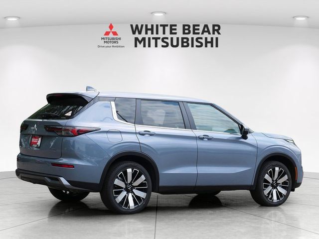 Used 2026 Mitsubishi Outlander SE AWD/4WD image 5