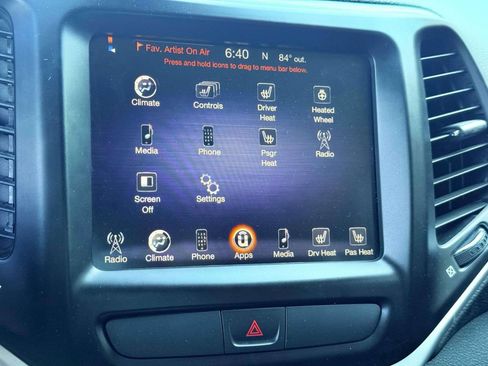 Used 2016 Jeep Cherokee Trailhawk w/ Cold Weather Group AWD/4WD image 19