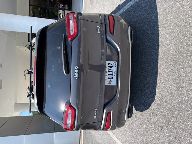 Used 2018 Jeep Cherokee Overland AWD/4WD image 3