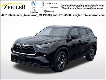 Used 2023 Toyota Highlander XLE