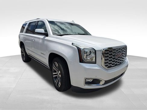 Used 2020 GMC Yukon Denali w/ Denali Premium Package RWD image 3