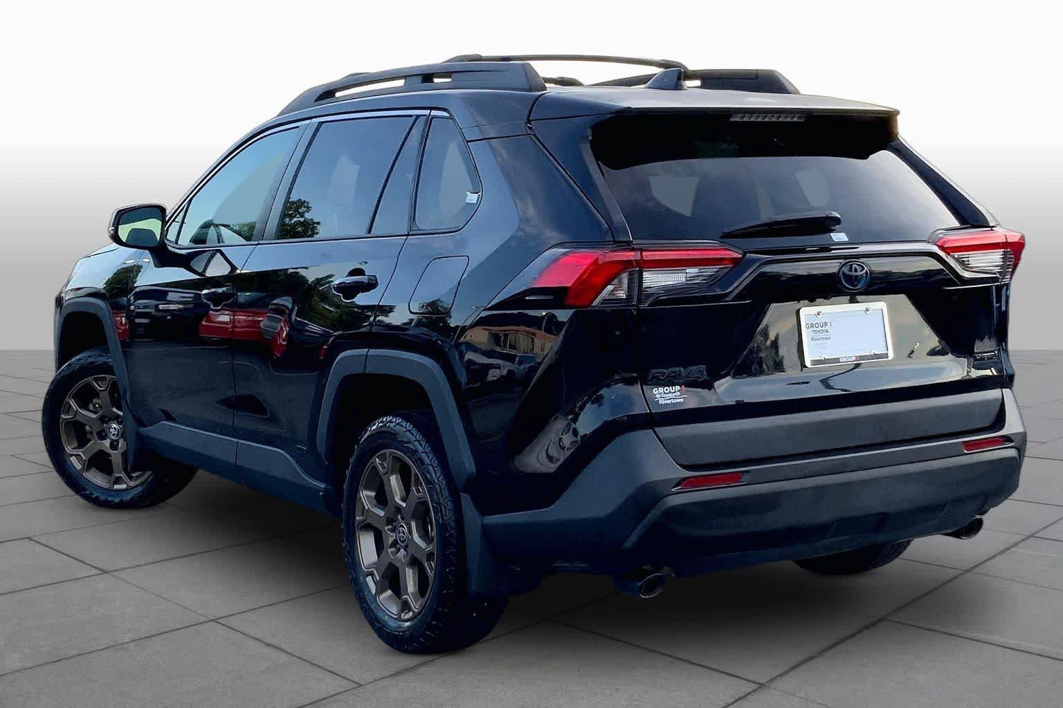 Used 2023 Toyota RAV4 AWD Hybrid image 11