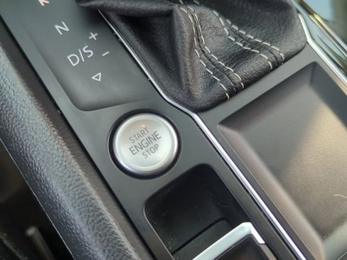 Certified 2023 Volkswagen Atlas SE image 29