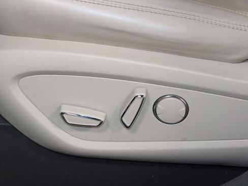 Used 2019 Lincoln Nautilus Reserve FWD image 17