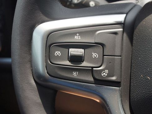Used 2022 Chevrolet Silverado 1500 LT Trail Boss w/ LPO, Dark Essentials Package AWD/4WD image 9