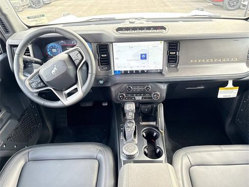 New 2025 Ford Bronco Badlands w/ Sasquatch Package image 16