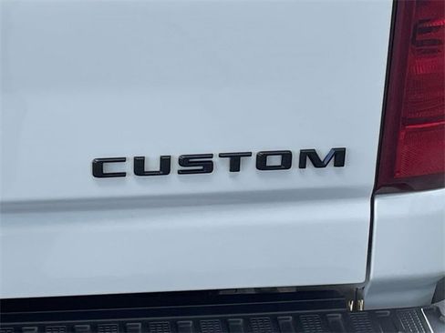Used 2023 Chevrolet Silverado 2500 Custom w/ Custom Value Package image 8