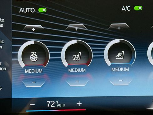 Used 2023 BMW iX xDrive50 w/ Premium Package image 21