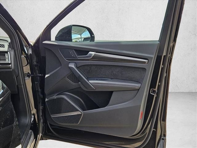 Used 2024 Audi SQ5 Prestige AWD/4WD image 9