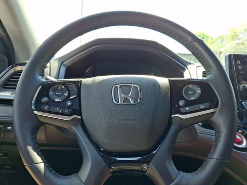 Certified 2024 Honda Odyssey Elite image 18