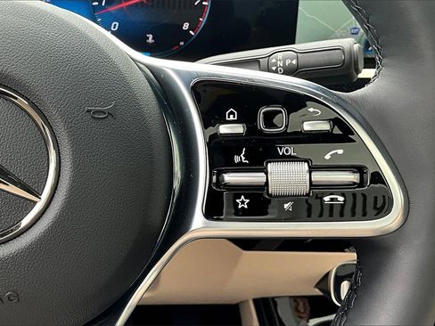 Used 2023 Mercedes-Benz CLA 250 4MATIC image 21