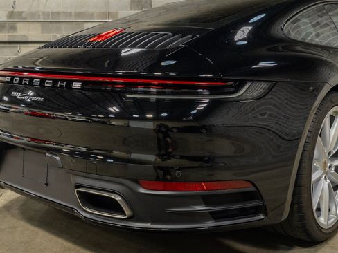 Used 2020 Porsche 911 Carrera RWD image 25