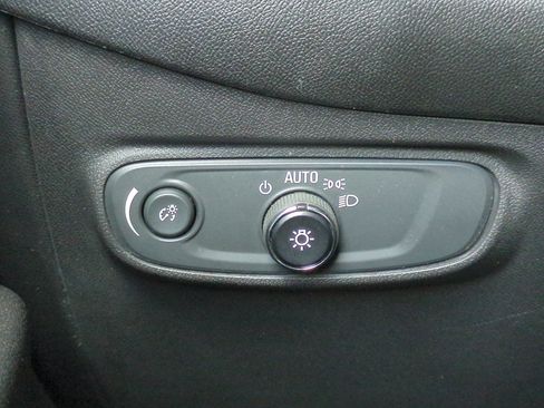 Used 2020 Chevrolet Equinox LT AWD/4WD image 39