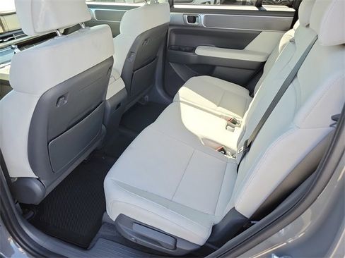 New 2026 Hyundai Santa Fe SE image 17
