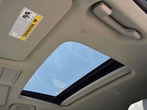 Used 2024 Honda Accord EX image 9