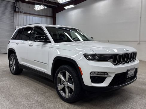 Used 2022 Jeep Grand Cherokee Limited 4xe image 33