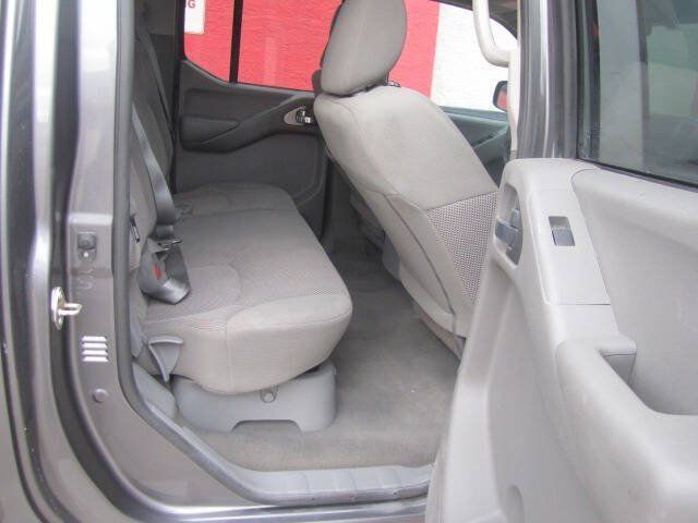 Used 2018 Nissan Frontier SV RWD image 12