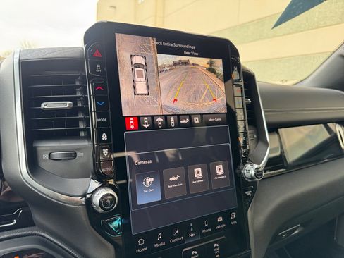 Used 2025 RAM 1500 Laramie w/ Night Edition image 35