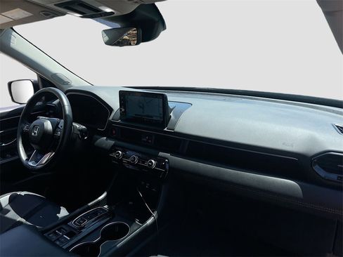 Used 2024 Honda Pilot Touring image 32