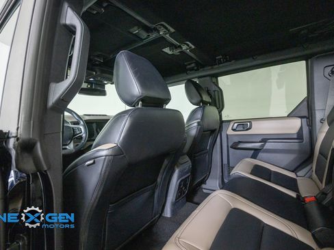 Used 2024 Ford Bronco Wildtrak AWD/4WD image 30