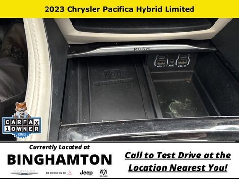 Used 2023 Chrysler Pacifica Limited FWD image 17