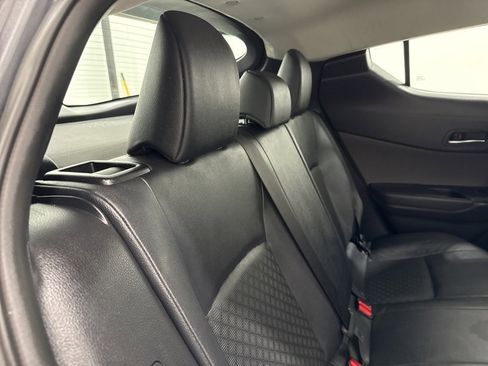 Used 2022 Toyota C-HR Limited image 10