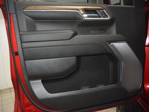 Used 2024 Chevrolet Silverado 1500 High Country w/ High Country Premium Package AWD/4WD image 47