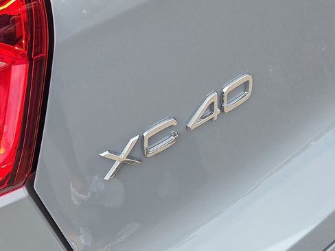 New 2026 Volvo XC40 B4 Core FWD image 11