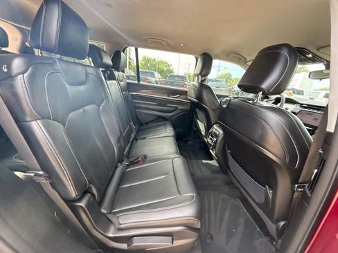 Certified 2023 Jeep Grand Cherokee L Limited AWD/4WD image 12