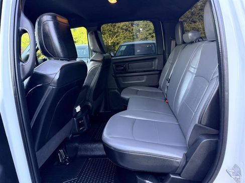 Used 2022 RAM 2500 Tradesman w/ Chrome Appearance Group AWD/4WD image 18