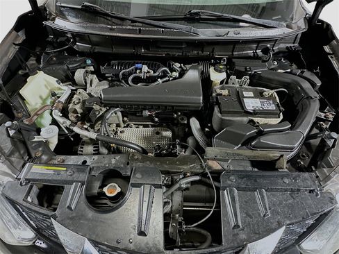 Used 2016 Nissan Rogue SL w/ SL Premium Package image 32