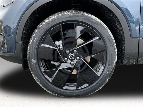New 2026 Volvo XC40 B5 Ultra w/ Protection Package Premier AWD/4WD image 12