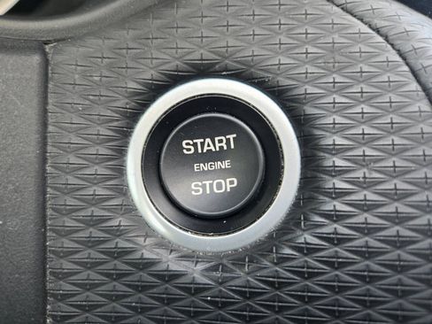 Used 2021 Land Rover Range Rover Velar S AWD/4WD image 19