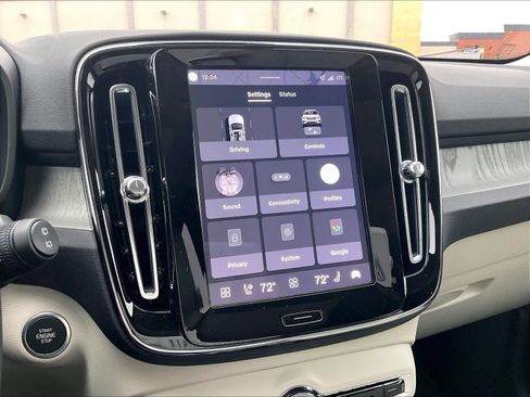 New 2026 Volvo XC40 B5 Plus w/ Protection Package Premier image 22