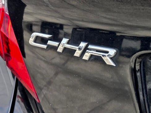 Used 2019 Toyota C-HR XLE FWD image 11