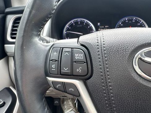 Used 2018 Toyota Highlander Limited Platinum AWD/4WD image 39