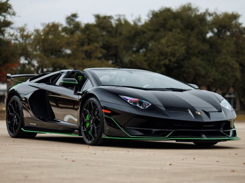 Used 2021 Lamborghini Aventador SVJ image 10