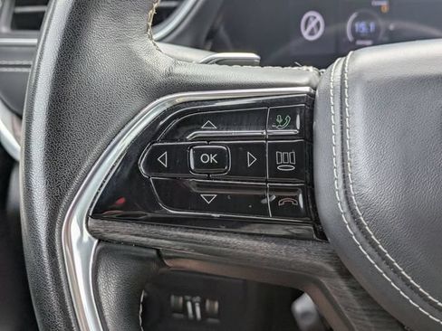 Used 2022 Jeep Grand Cherokee Overland AWD/4WD image 27