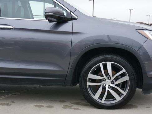 Used 2016 Honda Pilot Touring image 9