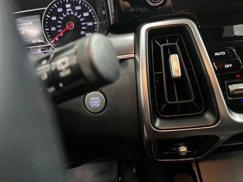 Certified 2022 Kia Sorento S image 19