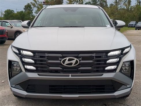 New 2025 Hyundai Tucson SE image 9