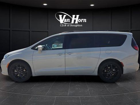 Used 2021 Chrysler Pacifica Limited w/ S Appearance Package AWD/4WD image 6