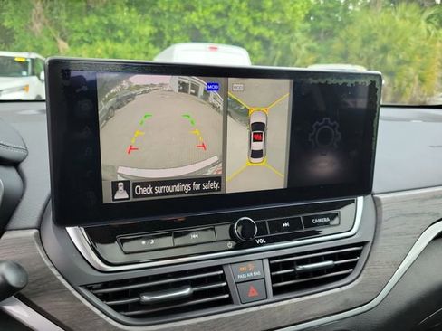 Used 2023 Nissan Altima 2.5 SL AWD/4WD image 32