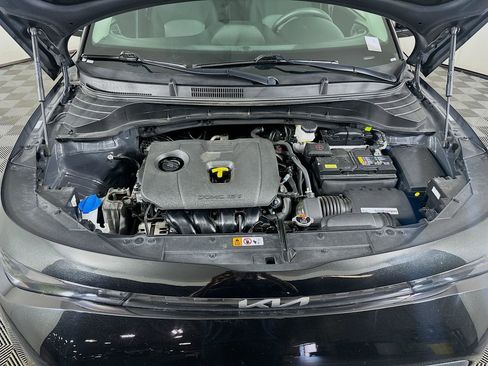 Used 2025 Kia Soul LX w/ LX Technology Package FWD image 31